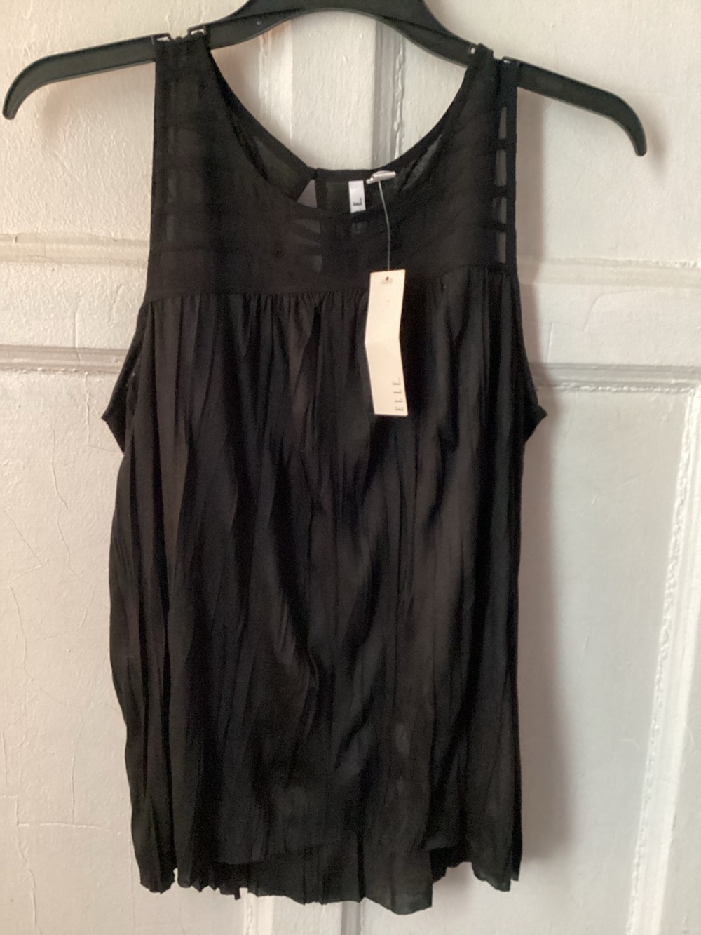 Elle Black Sleeveless Scoop Neck Tank Top